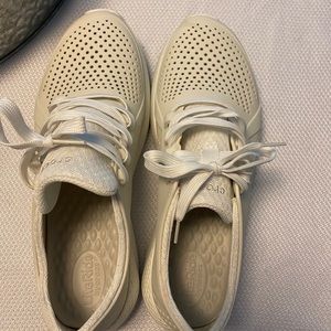 Crocs LiteRide Pacer in Almost White size 11